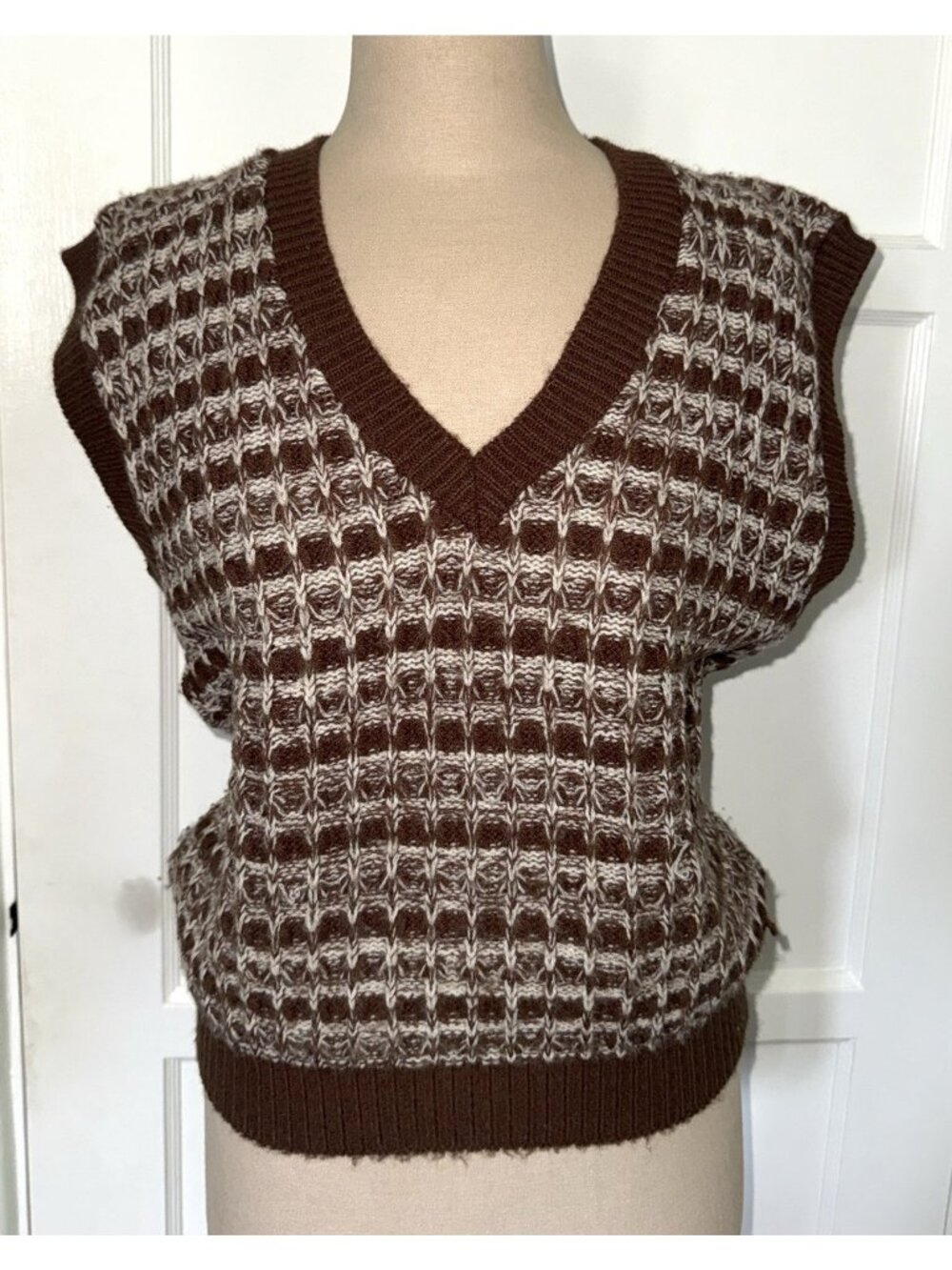 Vintage JOHN MEYER USA Women's SWEATER VEST Ribbed Cable Knit Brown Beige Size L